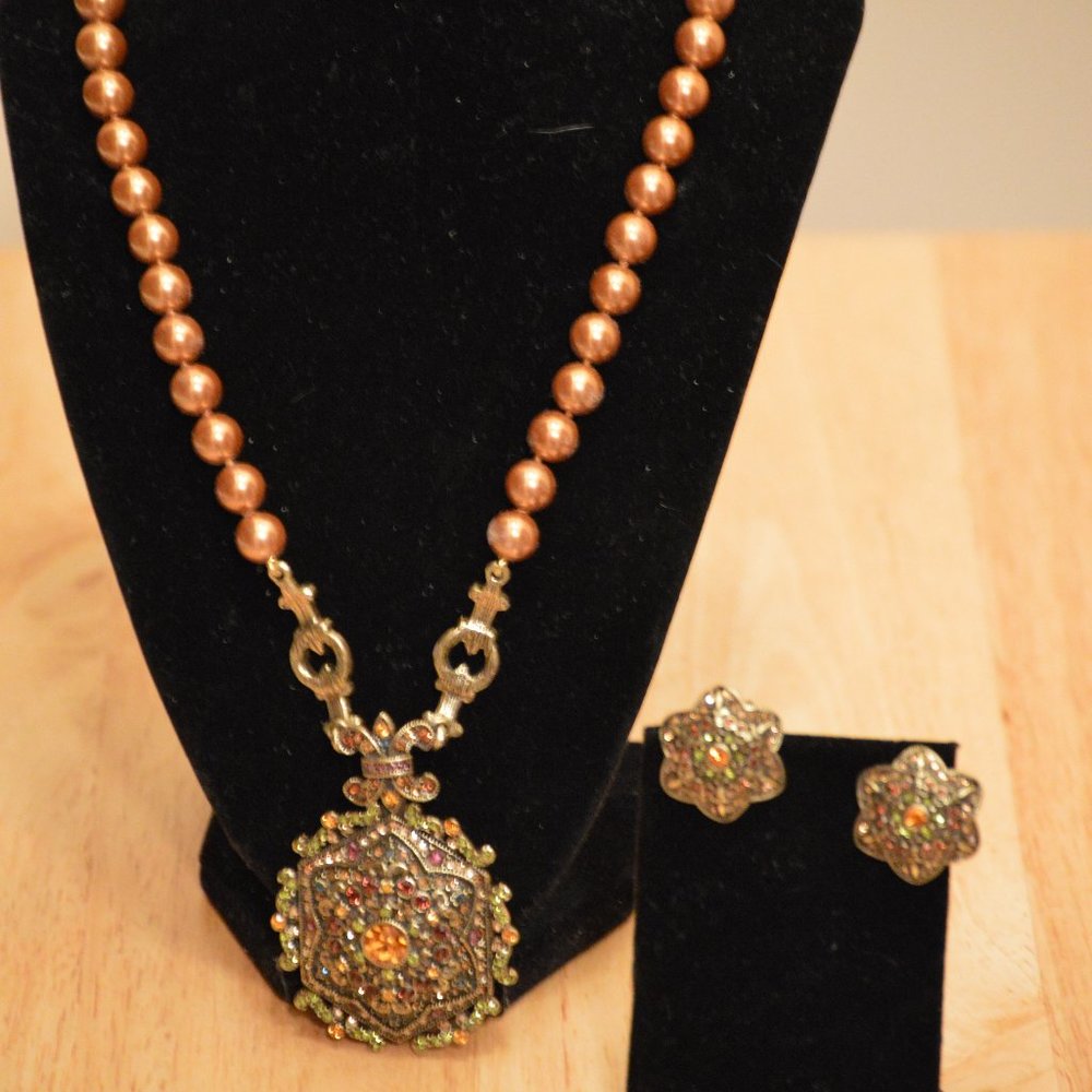 Unforgetable Lavaliere Crystal, Gold Pearl Locket Necklace, with Ear Rings